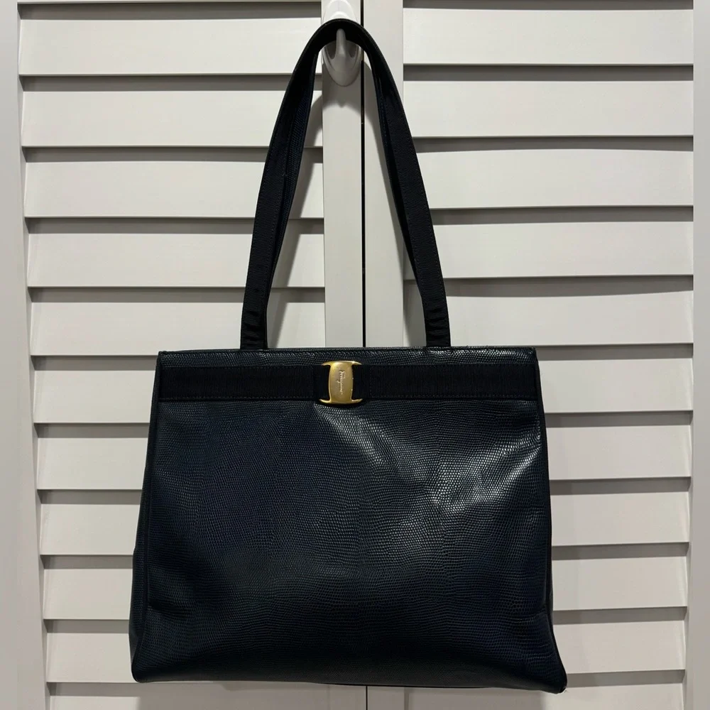 Salvatore Ferragamo Pre owned Vala Vintage Leather Tote Bag in good condition. - Picture 2 of 8